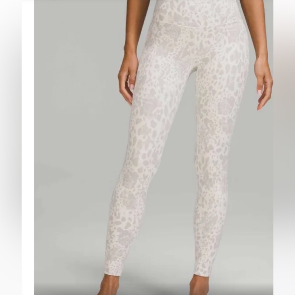 NWOT Align 28 leggings in snow leopard sz6